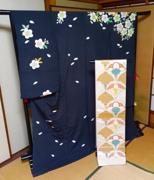 画像1: 振袖(縮緬地 桜)＋袋帯(雪輪青海波に松竹梅） (1)